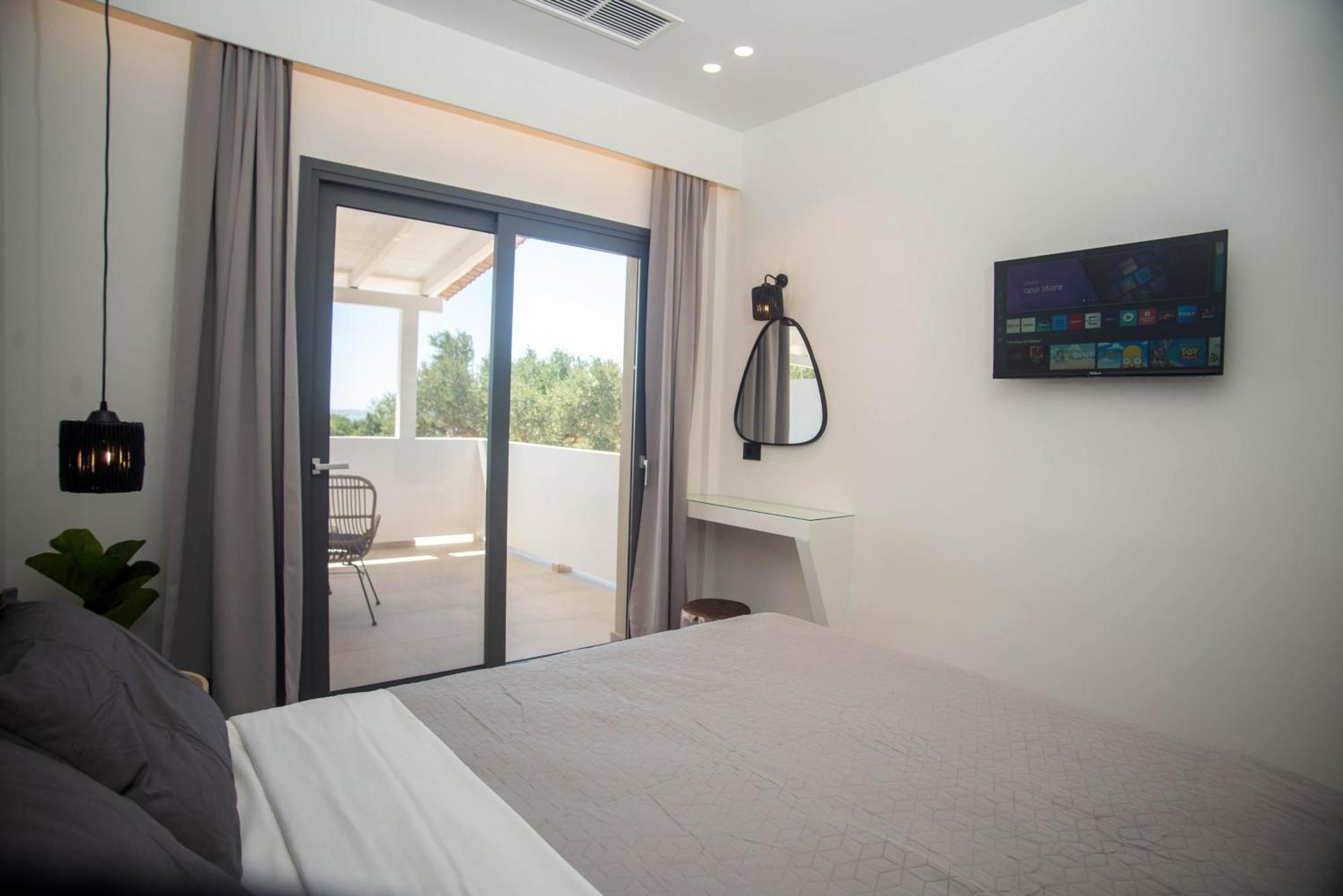 Marea Luxury Suites - Tramontana Koríthion Eksteriør billede
