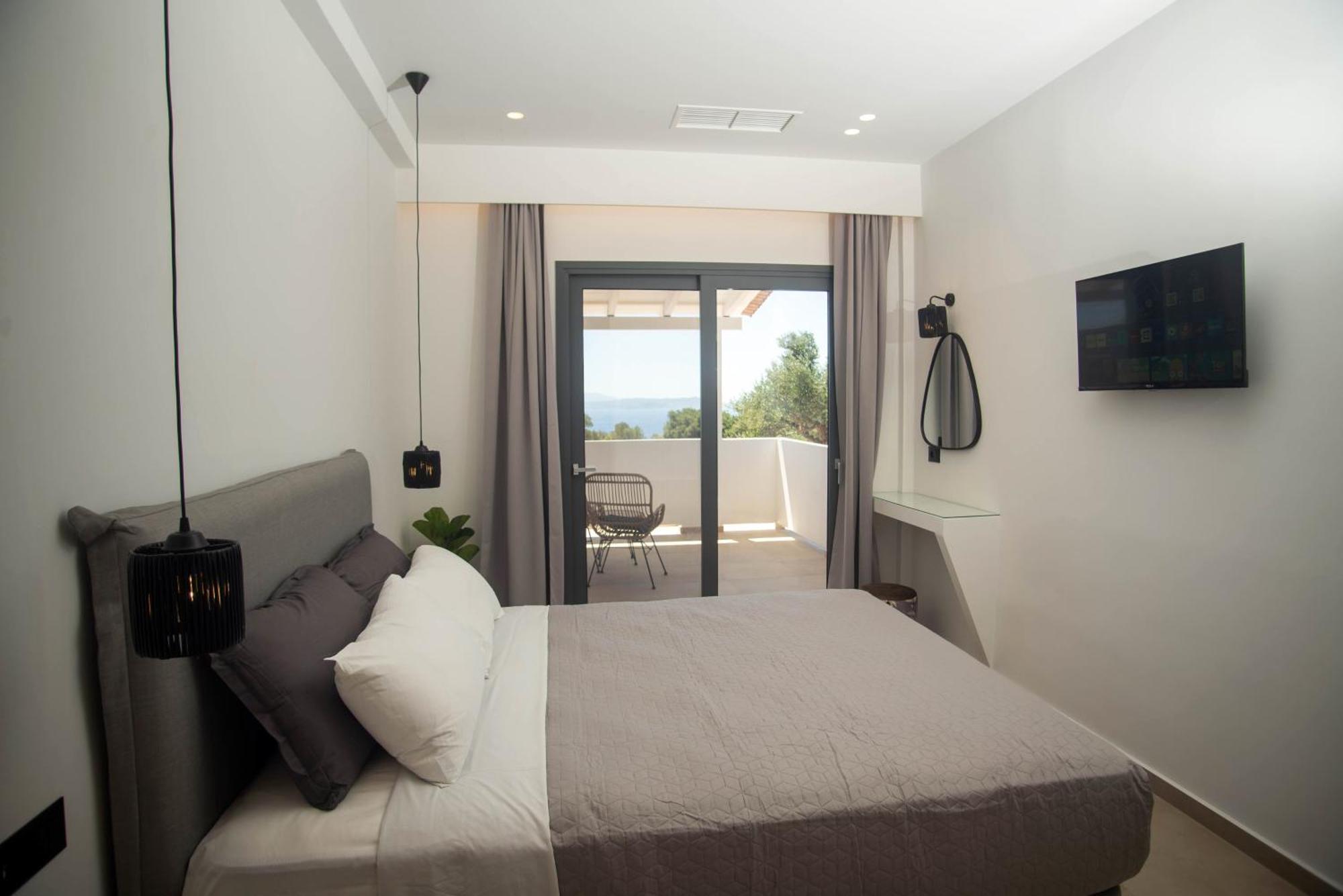 Marea Luxury Suites - Tramontana Koríthion Eksteriør billede